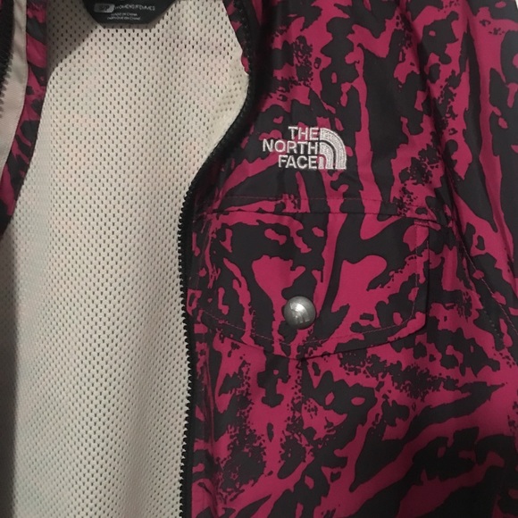 Unique pattern North Face Shell - Picture 3 of 6